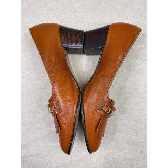 70s Vintage Naturalizer Tan Tassel Loafer with Gold Detail Size 7.5 Heel 2" - Picture 3 of 8